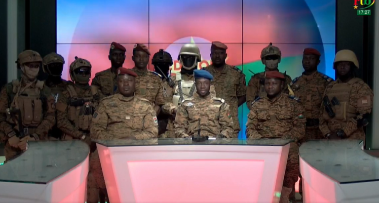 Coup d’Etat au Burkina : Le MPSR prend le pouvoir !