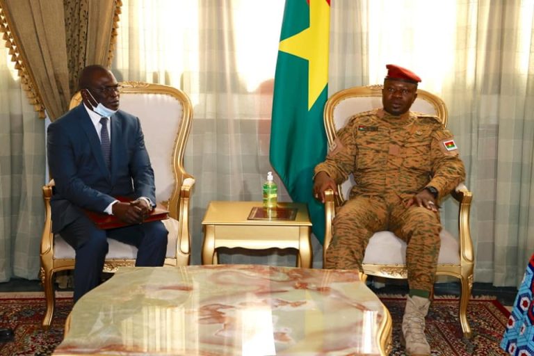 Situation sécuritaire : Le président tchadien solidaire du peuple burkinabè