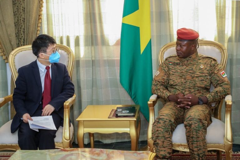 Kosyam : En fin de mission, Li Jian notifie son départ prochain à Damiba