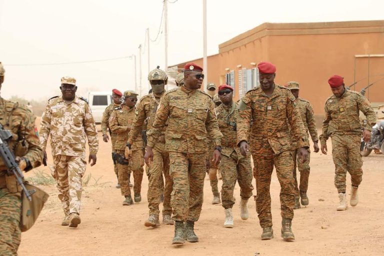 Situation sécuritaire : Le Président du Faso séjourne à Barsalogho et Djibo