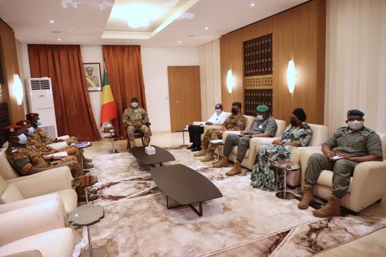 Lutte contre le terrorisme : Des émissaires du président Damiba chez Assimi Goïta