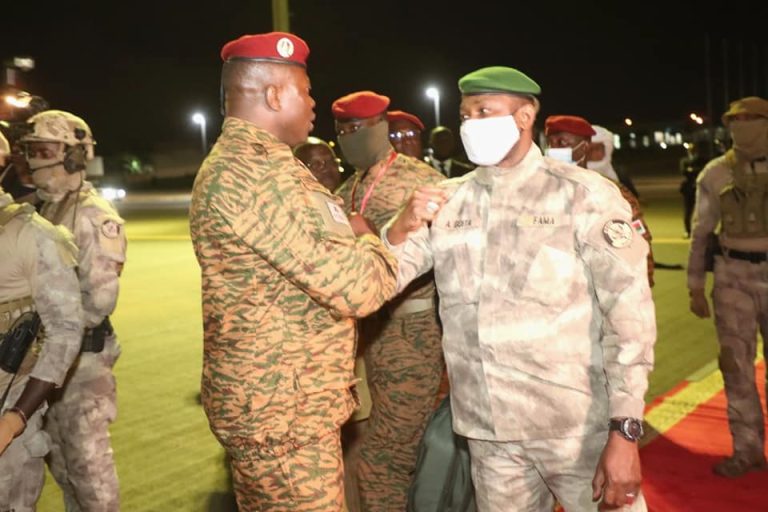Lutte contre le terrorisme : Le Burkina et le Mali décident de renforcer leur partenariat militaire