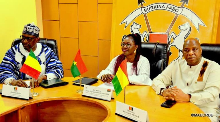 Chemin de fer, hydrocarbure, énergie, sécurité… : Les grandes décisions de la réunion tripartite Burkina-Guinée Mali
