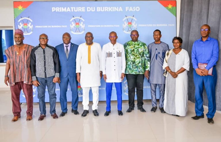 Coopération Burkina Faso-Russie : L’Amicale des anciens étudiants et stagiaires de l’ex-URSS reçue par le Premier ministre