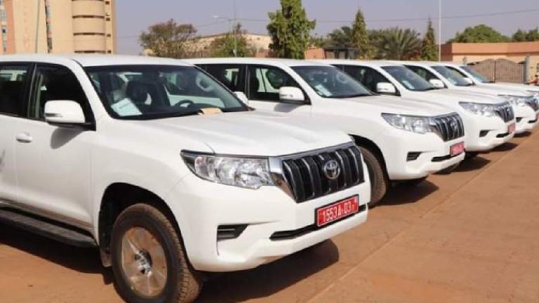 Burkina : Désormais un seul véhicule affecté aux ministres et présidents d’institution